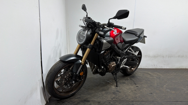 24MY Honda CB650R E-Clutch